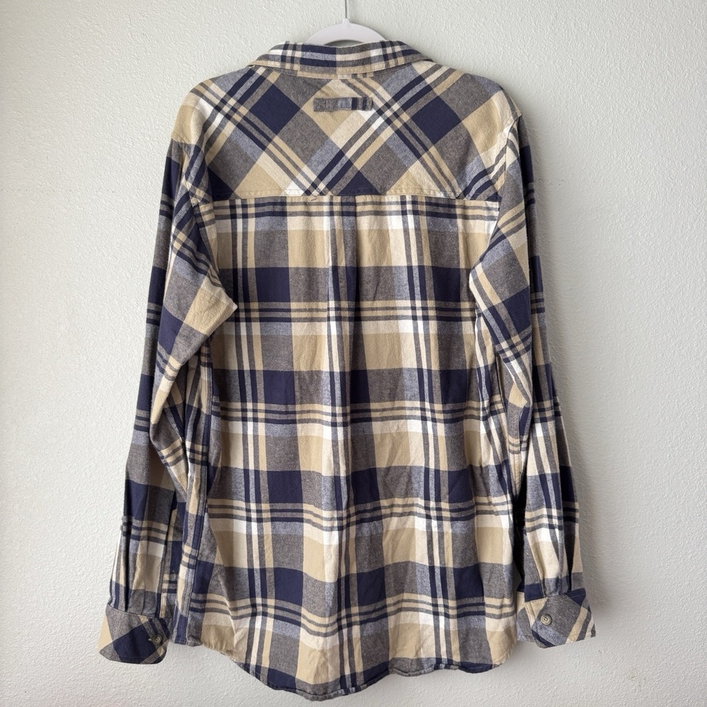 Legendary Whitetails Men's LT Buck Camp Flannel‎ Long Sleeve Plaid Button Shirt - Picture 2 of 9